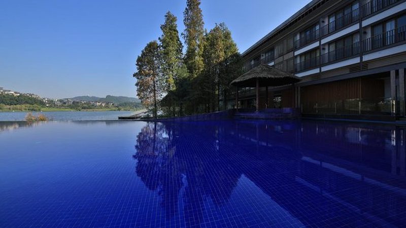 邮轮之旅：揭秘岸上观光与普通旅游的差异